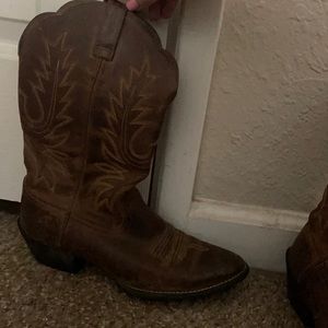 HARDLY WORN Ariat Cowboy Boots, Women’s Size 8.5